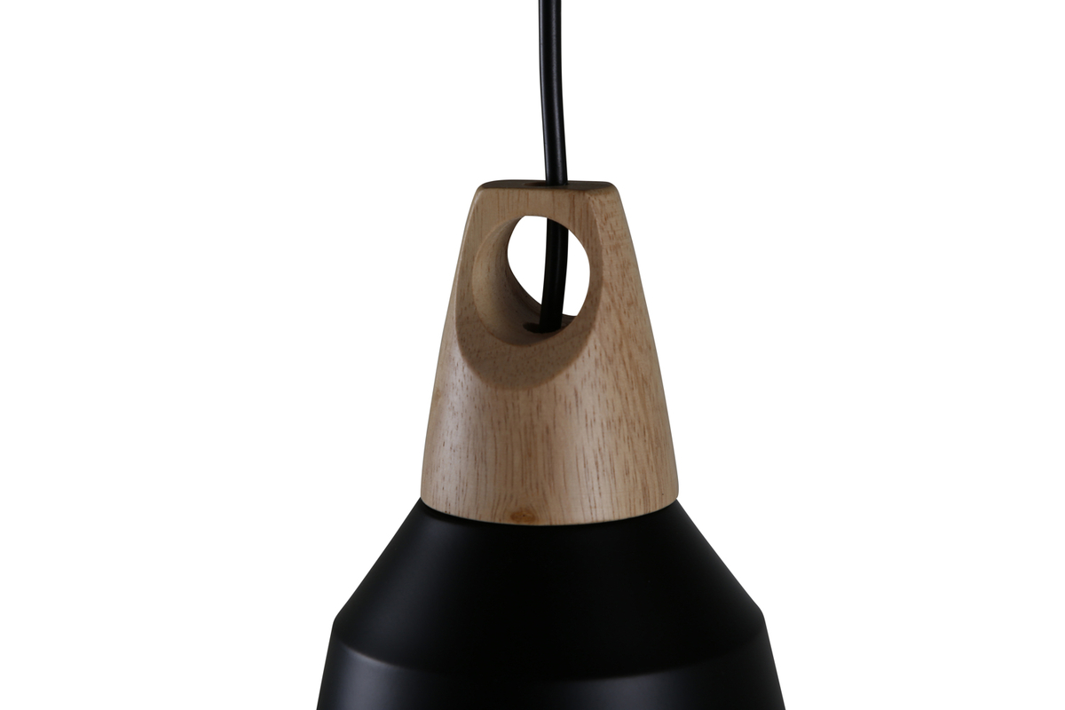 Nao Ø16 Noir suspension De Venture Design - Son format &eacute;l&eacute;gant permet de combiner plusieurs lampes pour un effet plus luxueux.