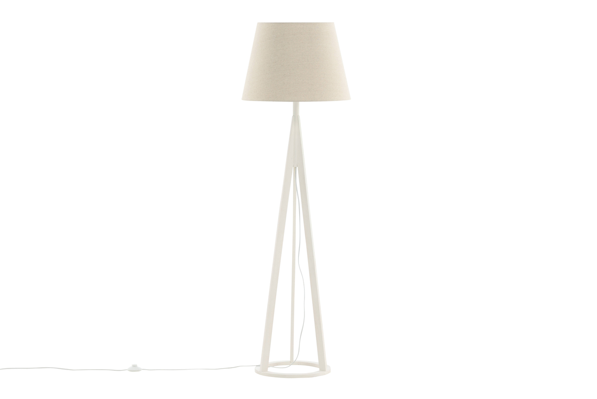 Kona Blanc lampadaire De Venture Design - Kona est un &eacute;l&eacute;gant lampadaire en bois avec des pieds blancs et un abat-jour en lin beige.
