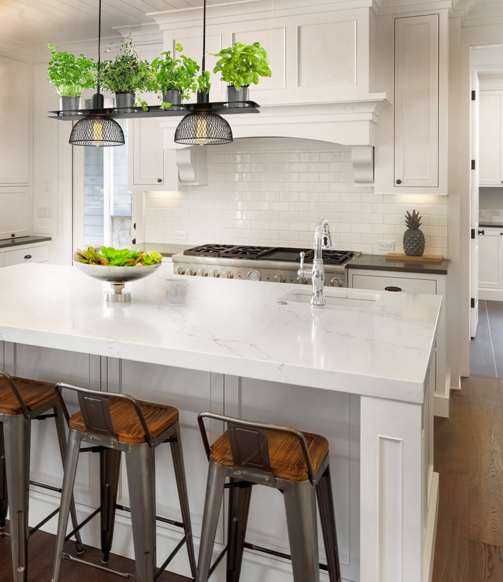 Timjan 78cm Noir suspension De Aneta Lighting - Suspension à crochet pour une installation facile avec coque de toit en métal noir.