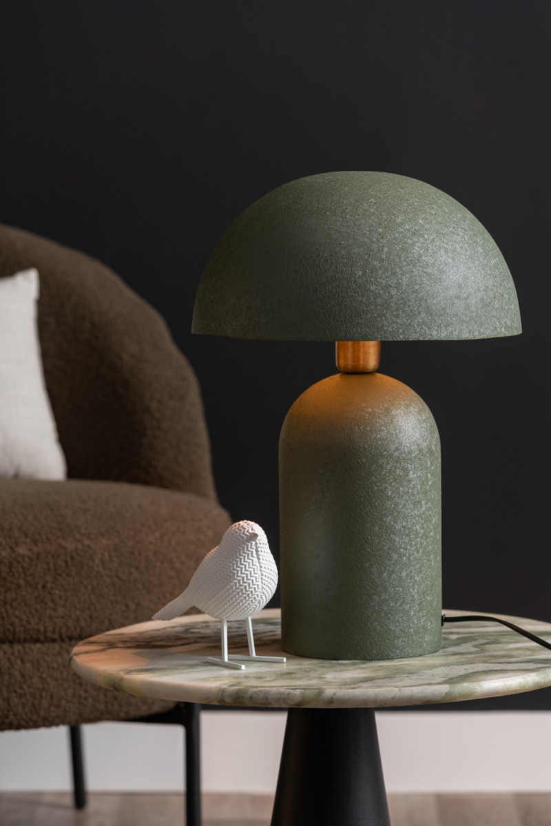 Boaz 43cm Vert lampe de table De Leitmotiv - Elle est fournie avec un c&acirc;ble noir de 2 m&egrave;tres, un interrupteur et une prise secteur.