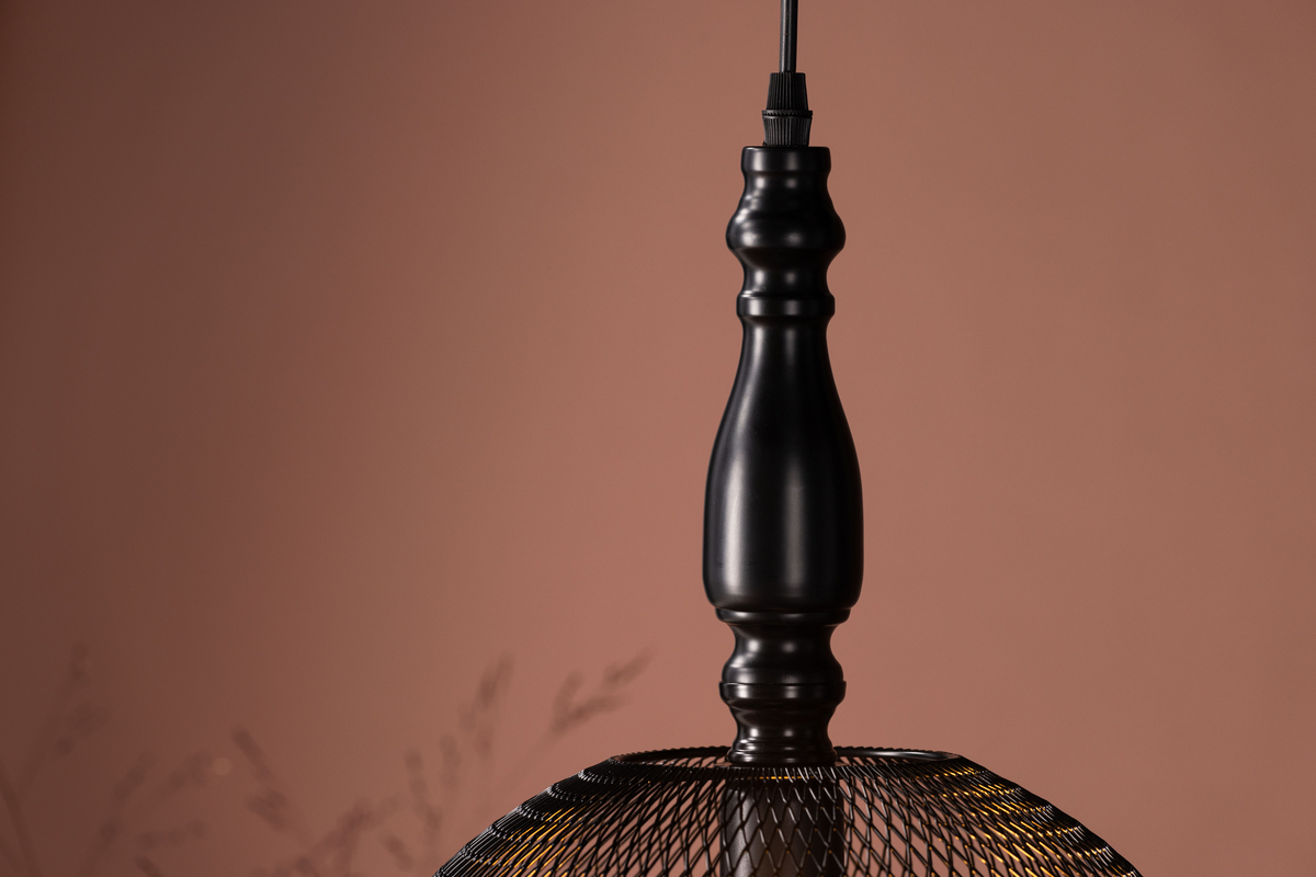Valence Ø30 Noir suspension De Venture Design - Id&eacute;al au-dessus d'une table basse ou d'une table &agrave; manger, il apportera une touche d'originalit&eacute; &agrave; votre d&eacute;coration&nbsp;!
