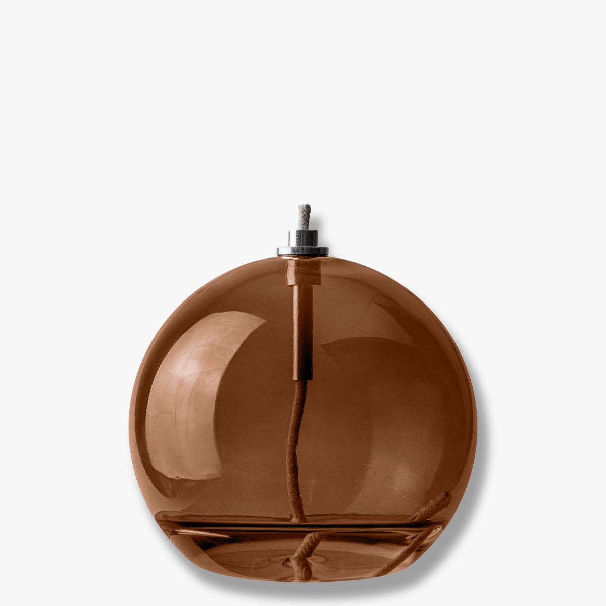 Lampe À Huile Aura Moyen Brun De Mette Ditmer - Perfekt p&aring; ett bord, en byr&aring; eller en f&ouml;nsterbr&auml;da.