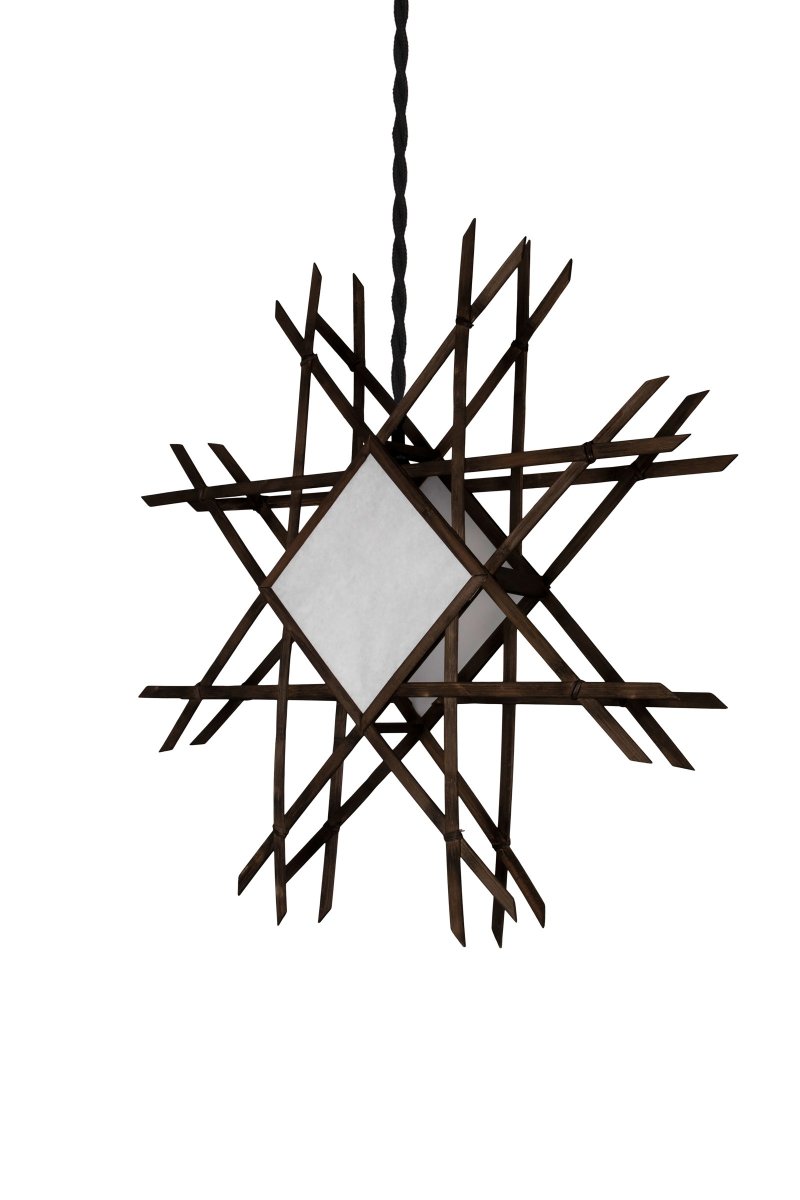 Lea Ø70 Brun De Globen Lighting - La lampe est faite &agrave; la main et a un aspect traditionnel avec des &eacute;l&eacute;ments de Japandi.