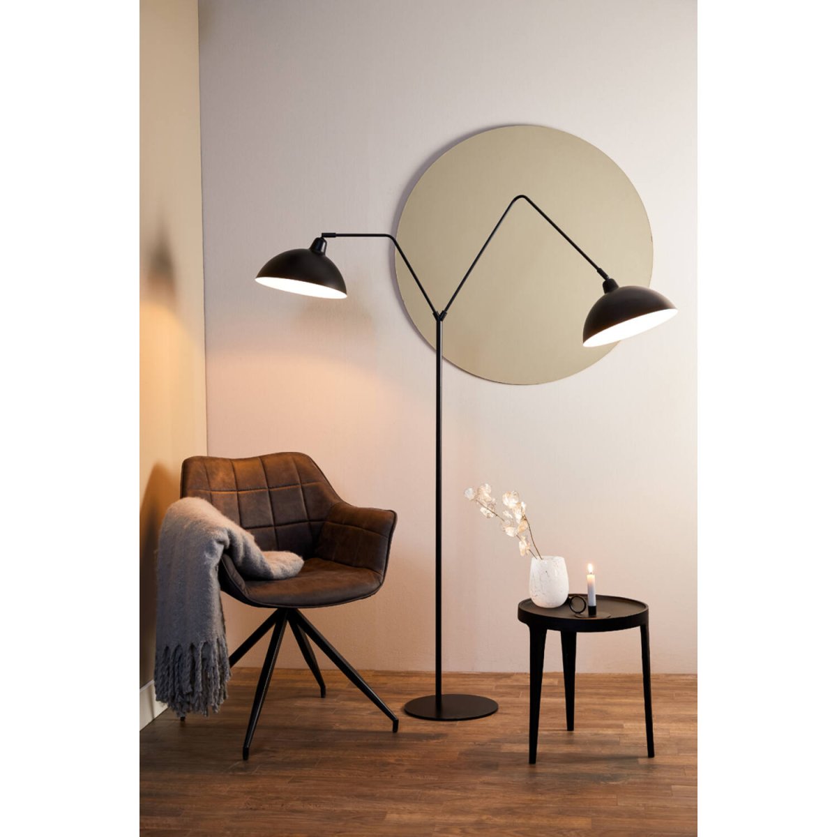 Orion 2 Noir lampadaire De Light & Living - Les abat-jour mobiles permettent de diriger facilement la lumière exactement là où vous en avez besoin – parfait pour la lecture ou comme éclairage d'ambiance.