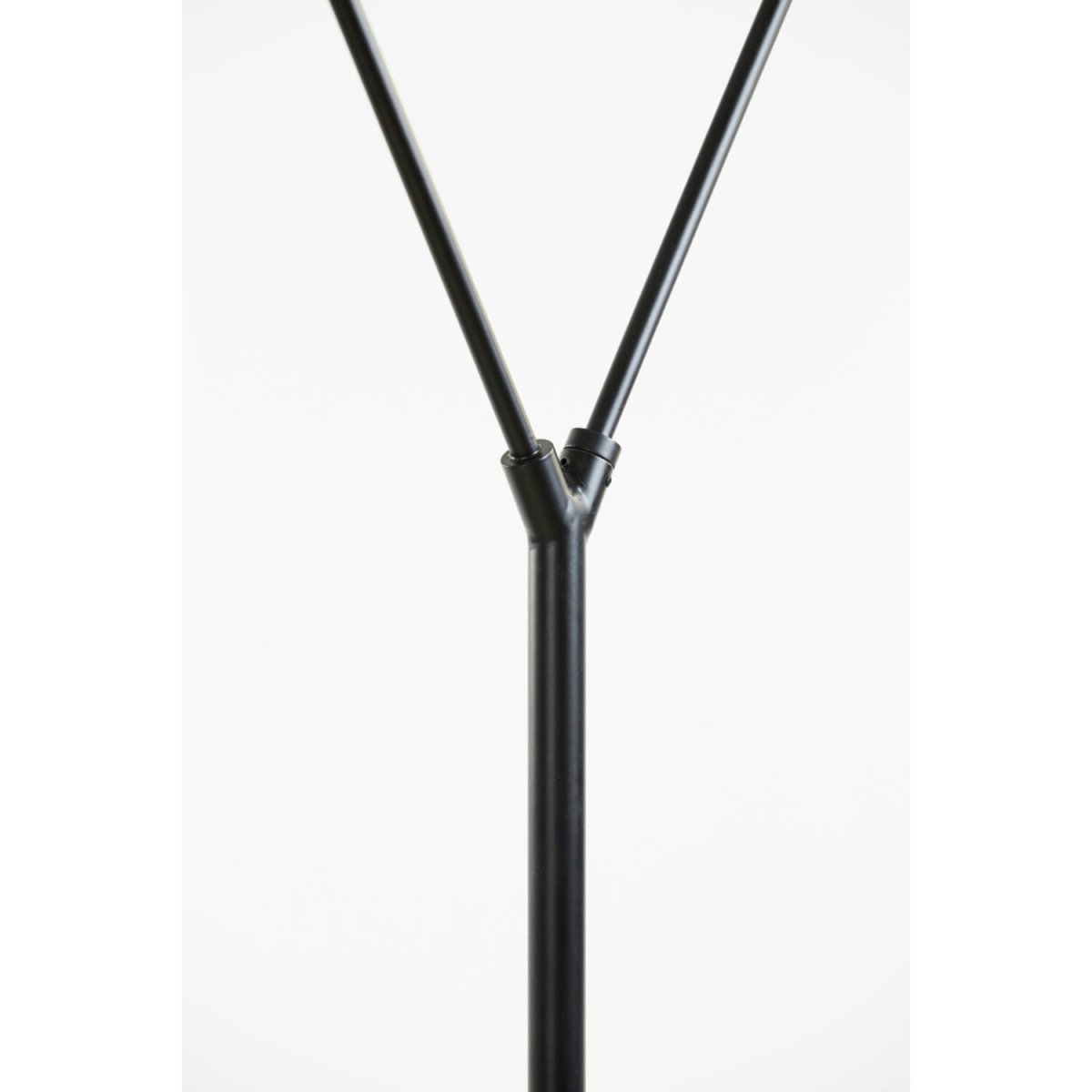 Orion 2 Noir lampadaire De Light & Living - Les abat-jour mobiles permettent de diriger facilement la lumière exactement là où vous en avez besoin – parfait pour la lecture ou comme éclairage d'ambiance.