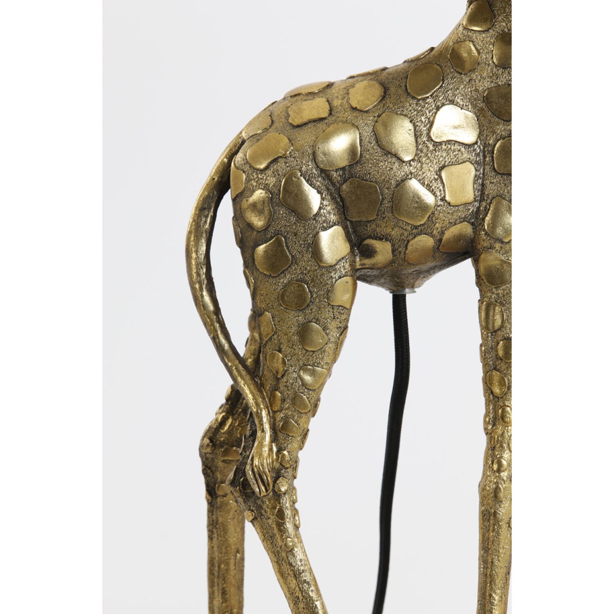 Giraffe 60cm Or lampe de table De Light & Living - Giraffe est une lampe de table unique qui allie design audacieux et &eacute;l&eacute;gance.
