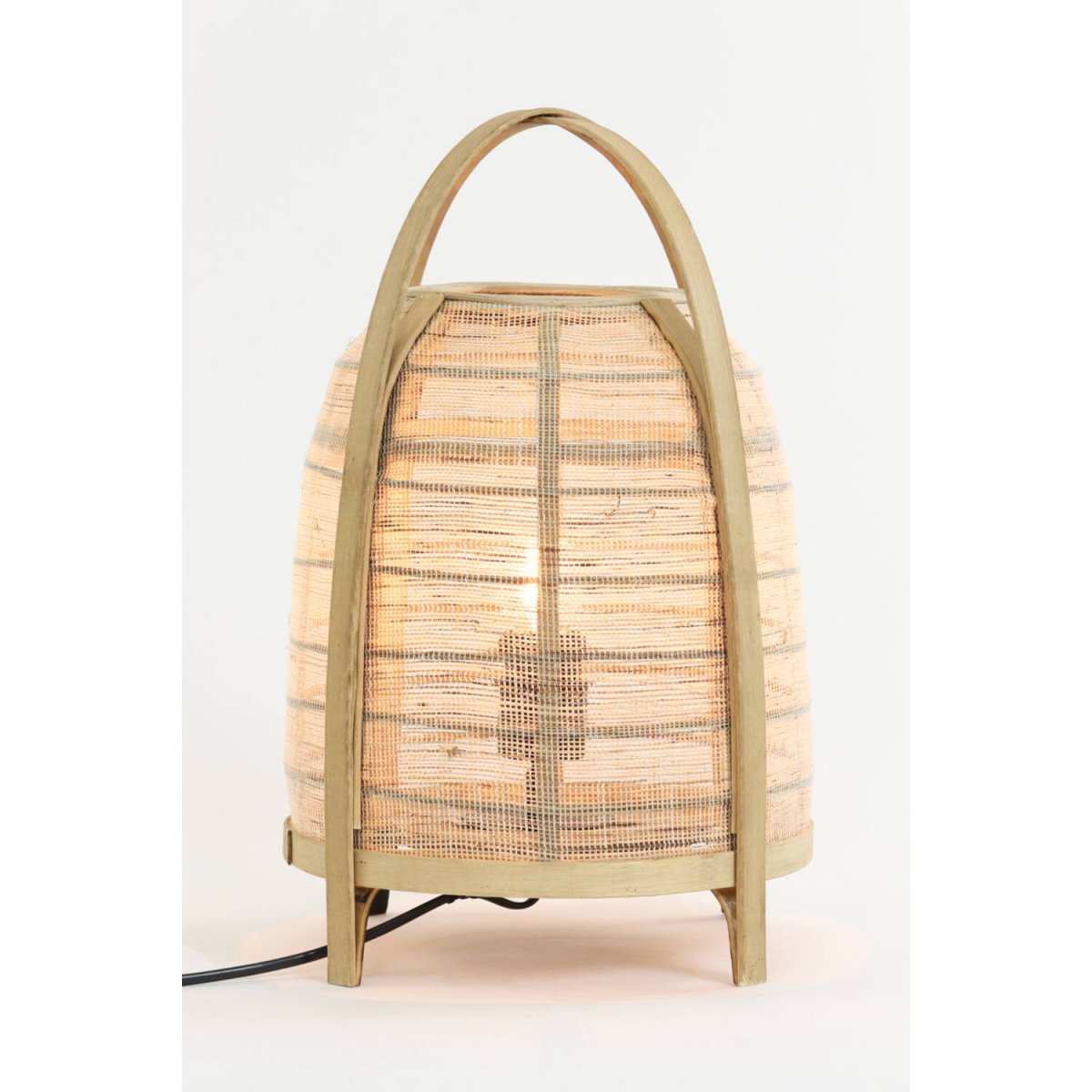 Jacinto 42cm Nature lampe de table De Light & Living - Créez une ambiance chaleureuse et harmonieuse avec Jacinto, une lampe élégante en bambou et lin.
