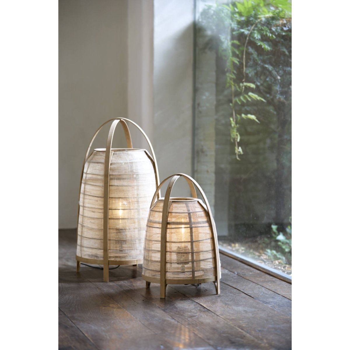 Jacinto 60cm Nature lampe de table De Light & Living - Créez une ambiance chaleureuse et harmonieuse avec Jacinto, une lampe élégante en bambou et lin.