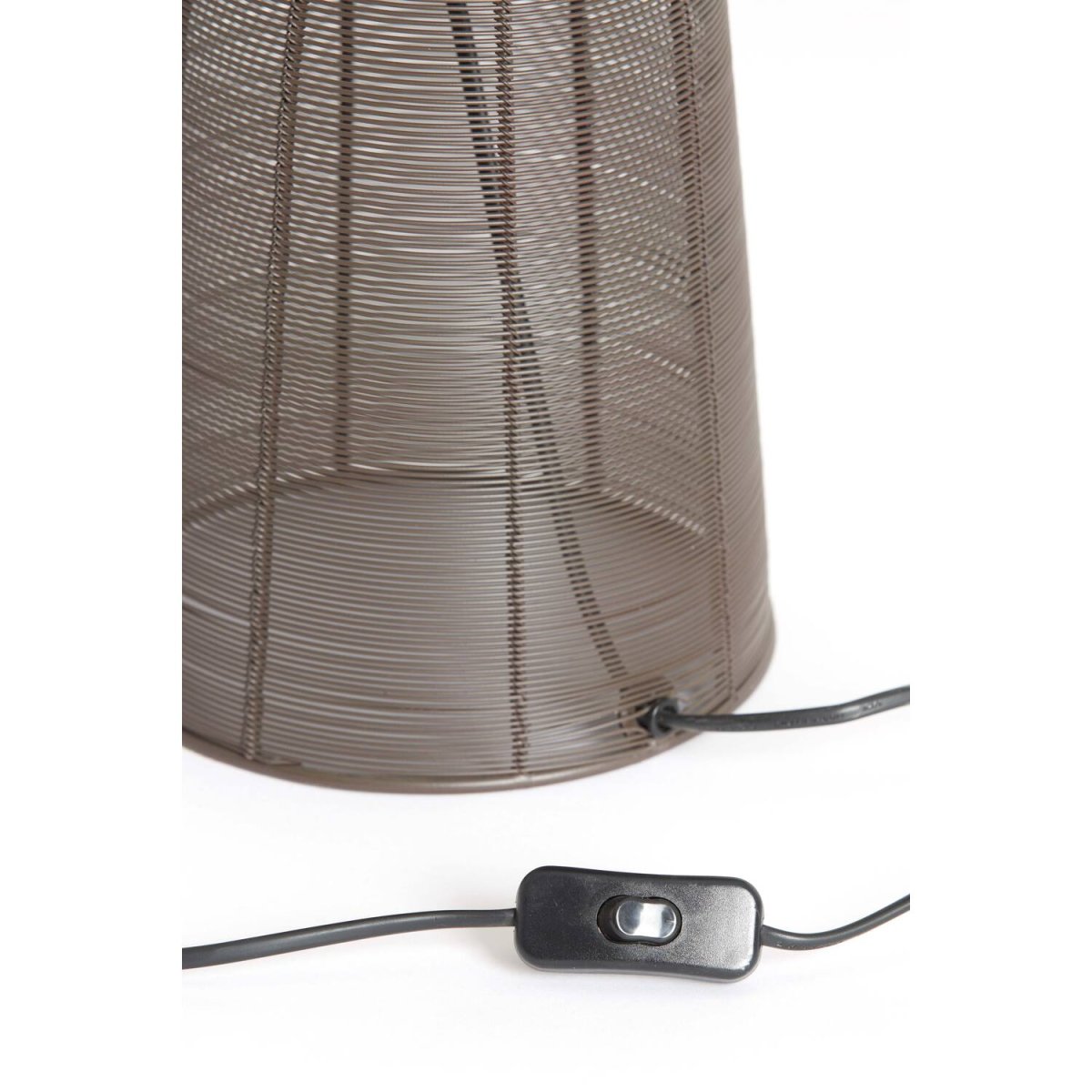 Aboso 54cm Brun lampe de table De Light & Living - Sa forme unique crée une ambiance moderne et élégante et s'intègre parfaitement à tout intérieur de style industriel ou scandinave.