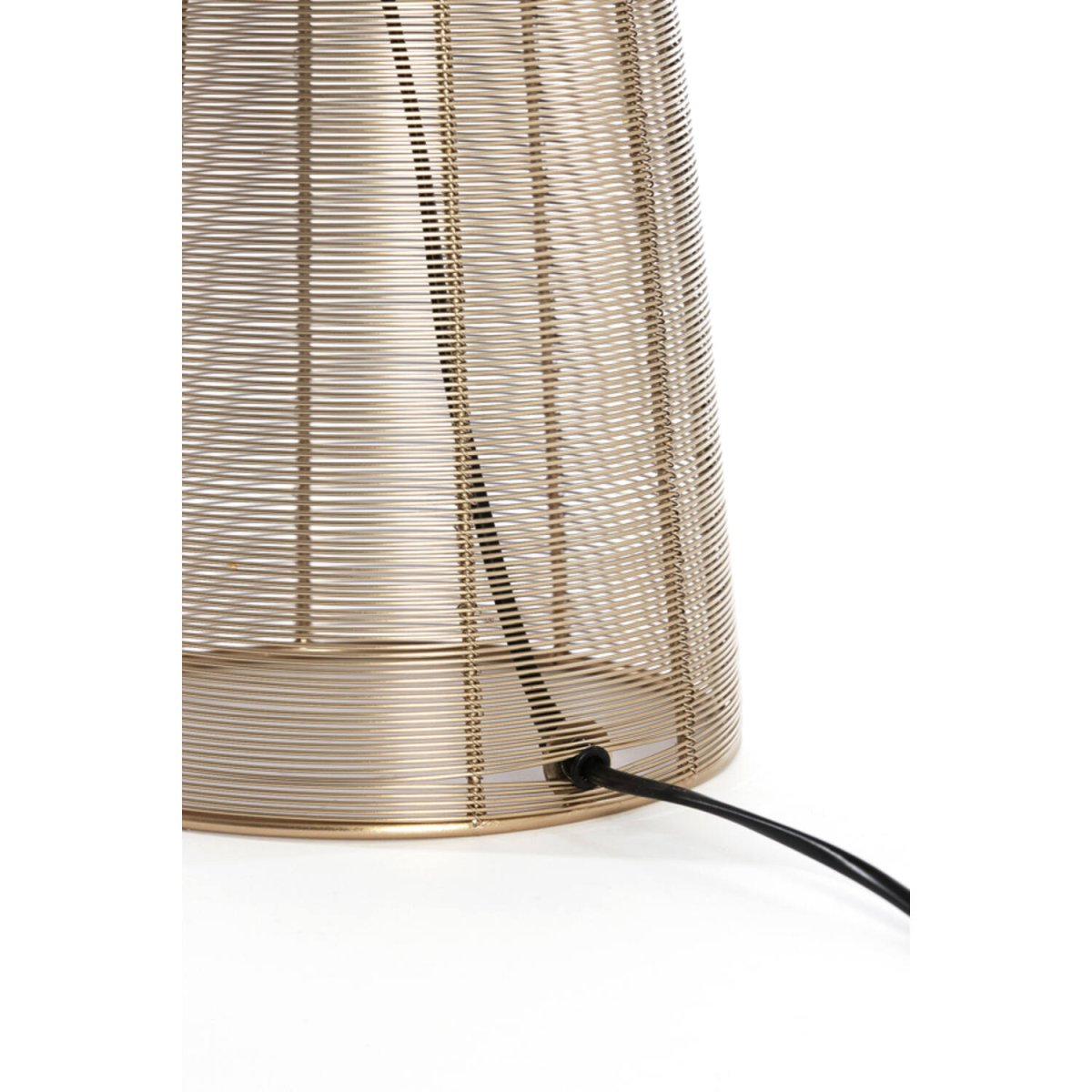 Aboso 54cm Or lampe de table De Light & Living - Sa forme unique crée une ambiance moderne et élégante et s'intègre parfaitement à tout intérieur de style industriel ou scandinave.