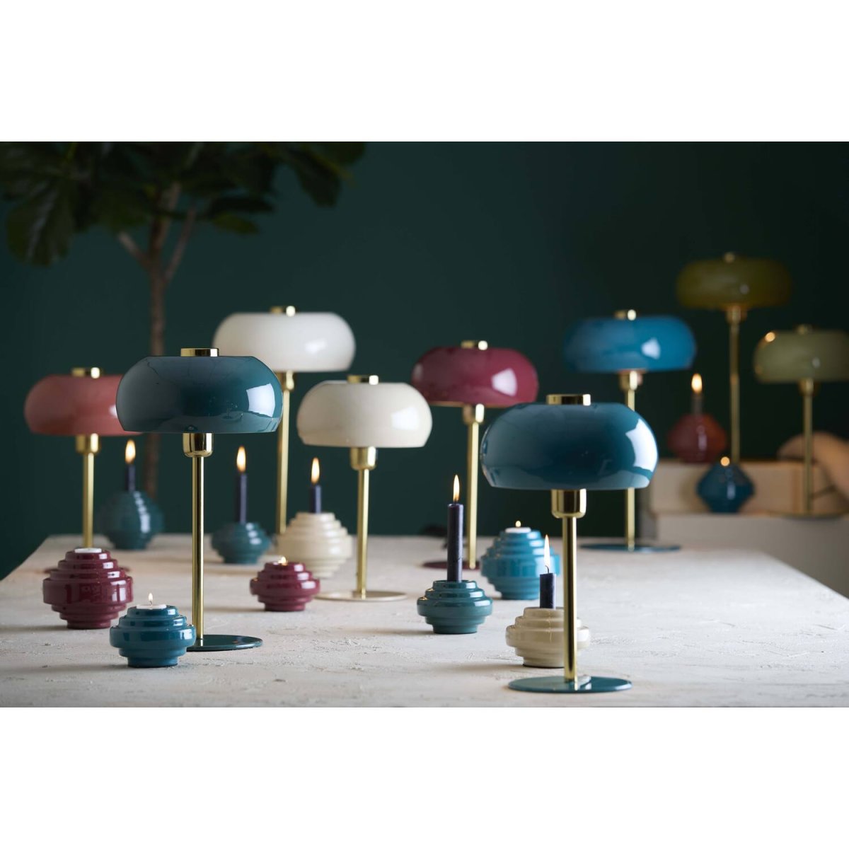 Surin 40cm Vert foncé lampe de table De Light & Living - 