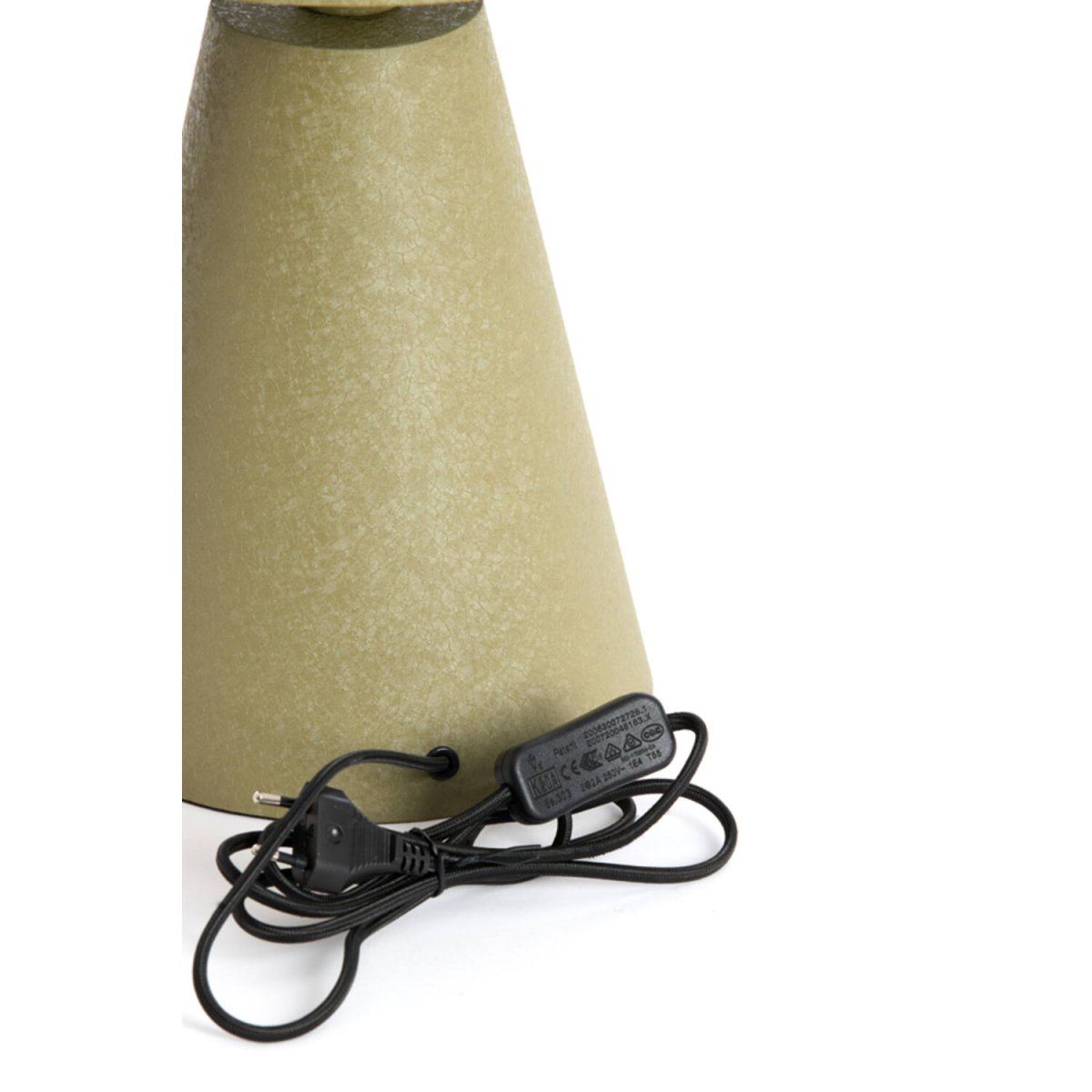 Surrina 50cm Vert lampe de table De Light & Living - La lampe diffuse une lumi&egrave;re douce et tamis&eacute;e et devient un &eacute;l&eacute;ment d&eacute;coratif id&eacute;al sur une table de chevet, une &eacute;tag&egrave;re ou une gu&eacute;ridon.