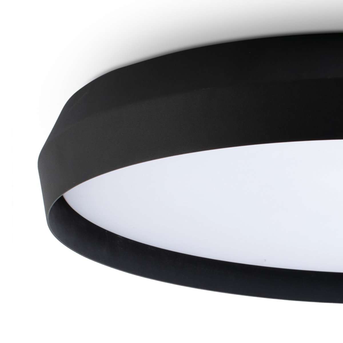 Shoku Ø60 Noir plafonnier De Faro Barcelona - Sa finition noire et son design sophistiqu&eacute; font de Shoku un choix &eacute;l&eacute;gant pour les environnements modernes.