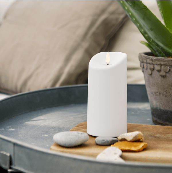 LED Bougie Pilier Flamme Blanc De Star Trading - Lorsque l'interrupteur est activ&eacute; en mode minuterie, la lumi&egrave;re restera allum&eacute;e pendant 6 heures et &eacute;teinte pendant 18 heures, dans cet ordre.