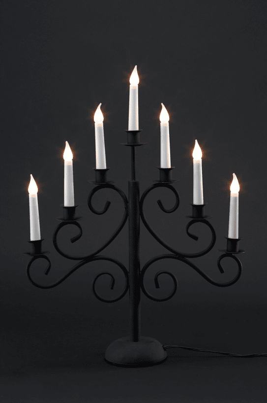 Smide 7 Noir De Pixie Design - Parfait pour cr&eacute;er une ambiance cosy et classique &agrave; la maison, notamment pendant la p&eacute;riode de No&euml;l.