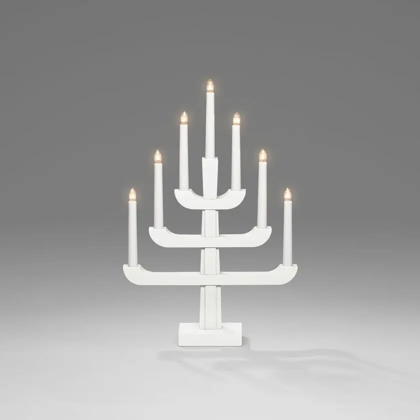 Candelabra 7 Lights Blanc De Konstsmide - Livr&eacute; avec un c&acirc;ble blanc de 1,7 m, un interrupteur d'alimentation et une prise.