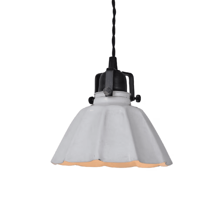 Margareta Ø18 Blanc lampe de fenêtre De Strömshaga - La lampe n'a pas de connexion au mur ou au plafond, vous pouvez donc d&eacute;cider &agrave; quoi vous souhaitez la connecter.