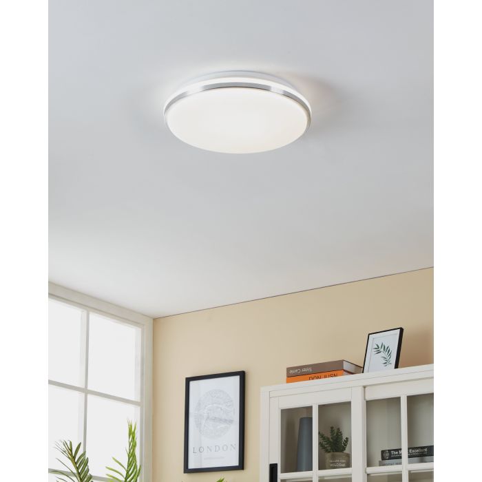 Pinetto Ø34 Chrome lampe de salle de bain De Eglo - Pinetto Plafond est une lampe intemporelle et élégante avec des détails chromés qui s'adapte à tous les styles d'intérieur.