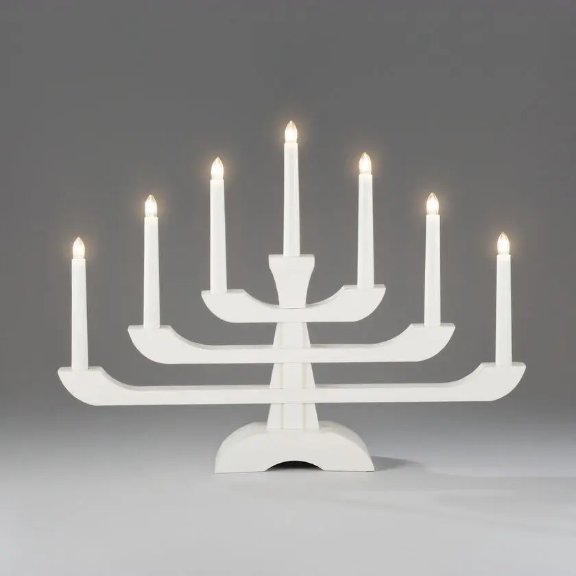 Candelabra 7 Lights Blanc De Konstsmide - Livr&eacute; avec un c&acirc;ble blanc de 1,7 m, un interrupteur d'alimentation et une prise.