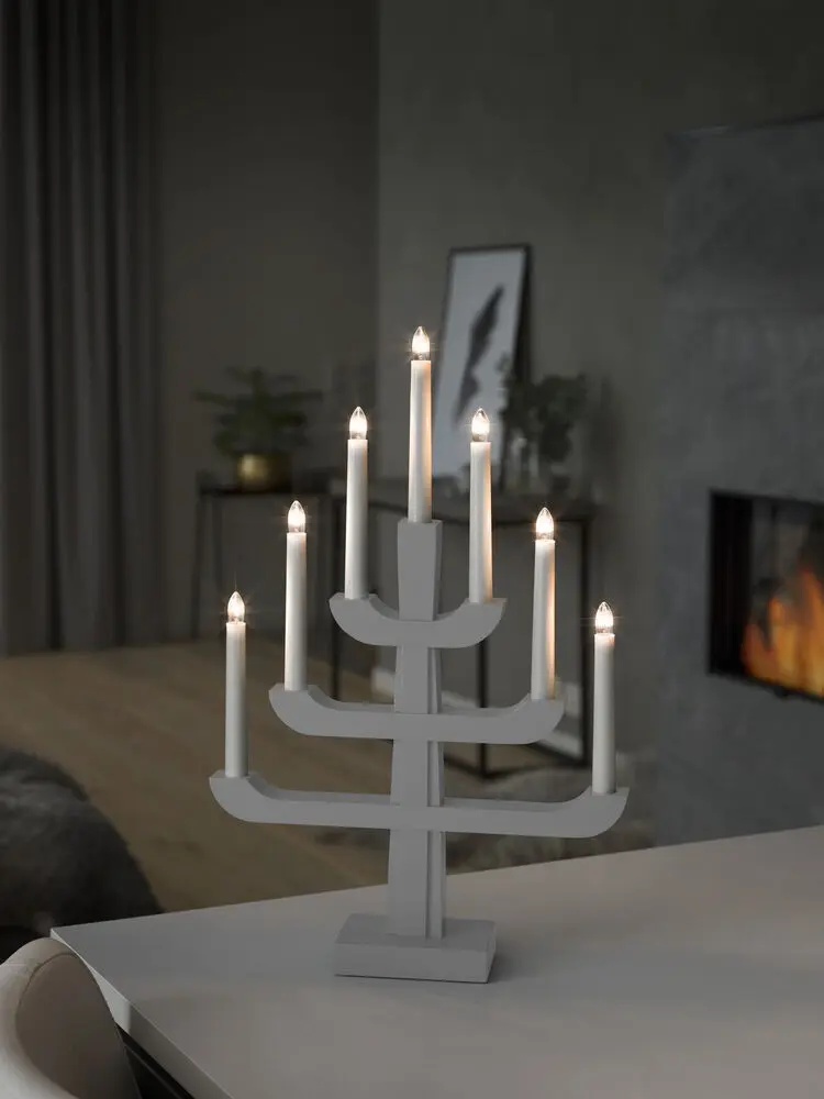 Candelabra 7 Lights Gris De Konstsmide - Livr&eacute; avec un c&acirc;ble blanc de 1,7 m, un interrupteur d'alimentation et une prise.