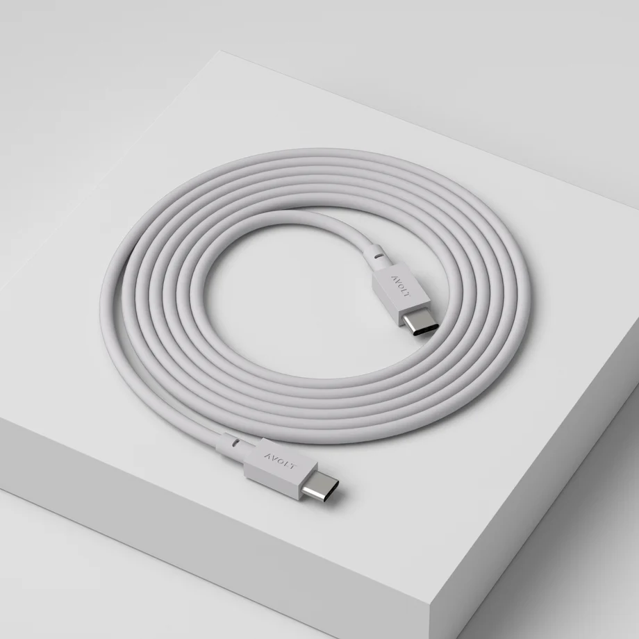 Cable 1 USB C to USB C Charging Cable, 2m Gris De Avolt - Le c&acirc;ble 1 USB-C vers USB-C d'Avolt combine une charge puissante avec un design scandinave &eacute;l&eacute;gant.