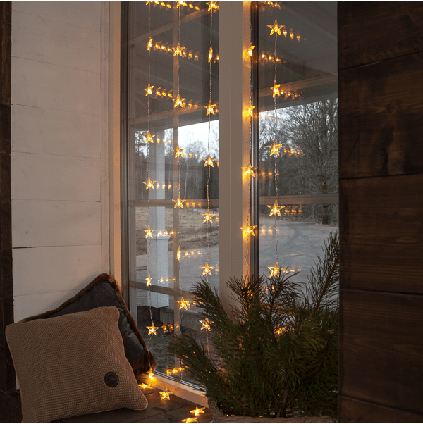 Rideau Lumineux Star 2m Transparent De Star Trading - Placez le rideau comme une belle d&eacute;coration avec une belle lumi&egrave;re dans la fen&ecirc;tre.