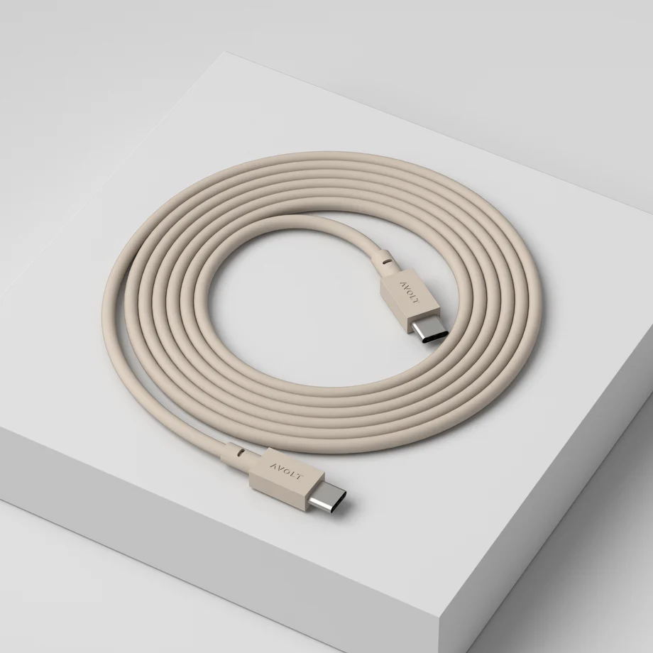Cable 1 USB C to USB C Charging Cable, 2m Sable De Avolt - Le c&acirc;ble 1 USB-C vers USB-C d'Avolt combine une charge puissante avec un design scandinave &eacute;l&eacute;gant.
