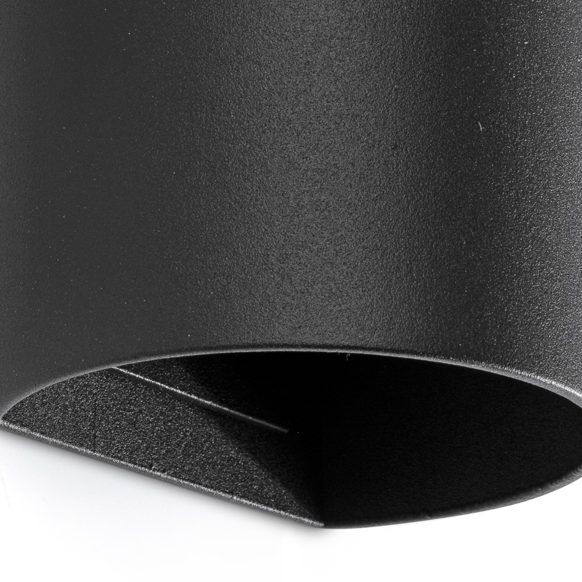 Sole 15cm Noir applique murale De Faro Barcelona - Disponible en deux tailles et avec un &eacute;clairage simple ou double face, elle est id&eacute;ale pour les couloirs et les petits espaces.