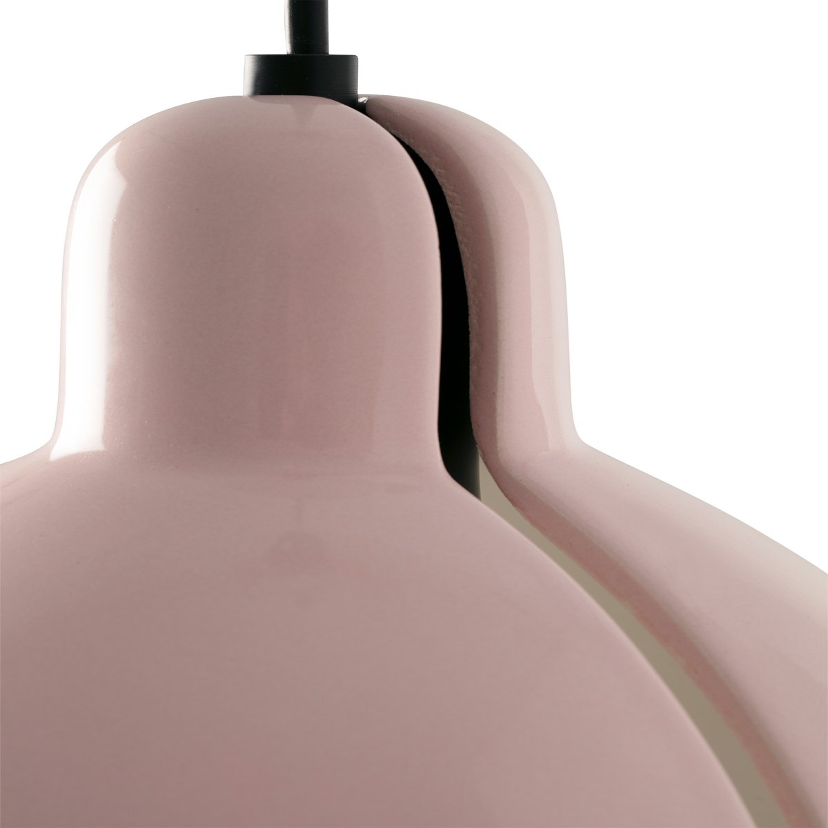 Venice Ø20 Rose suspension De Faro Barcelona - Avec son design minimaliste et son abat-jour en c&eacute;ramique fabriqu&eacute; artisanalement dans un atelier barcelonais, elle allie savoir-faire artisanal et fonctionnalit&eacute; &eacute;l&eacute;gante.