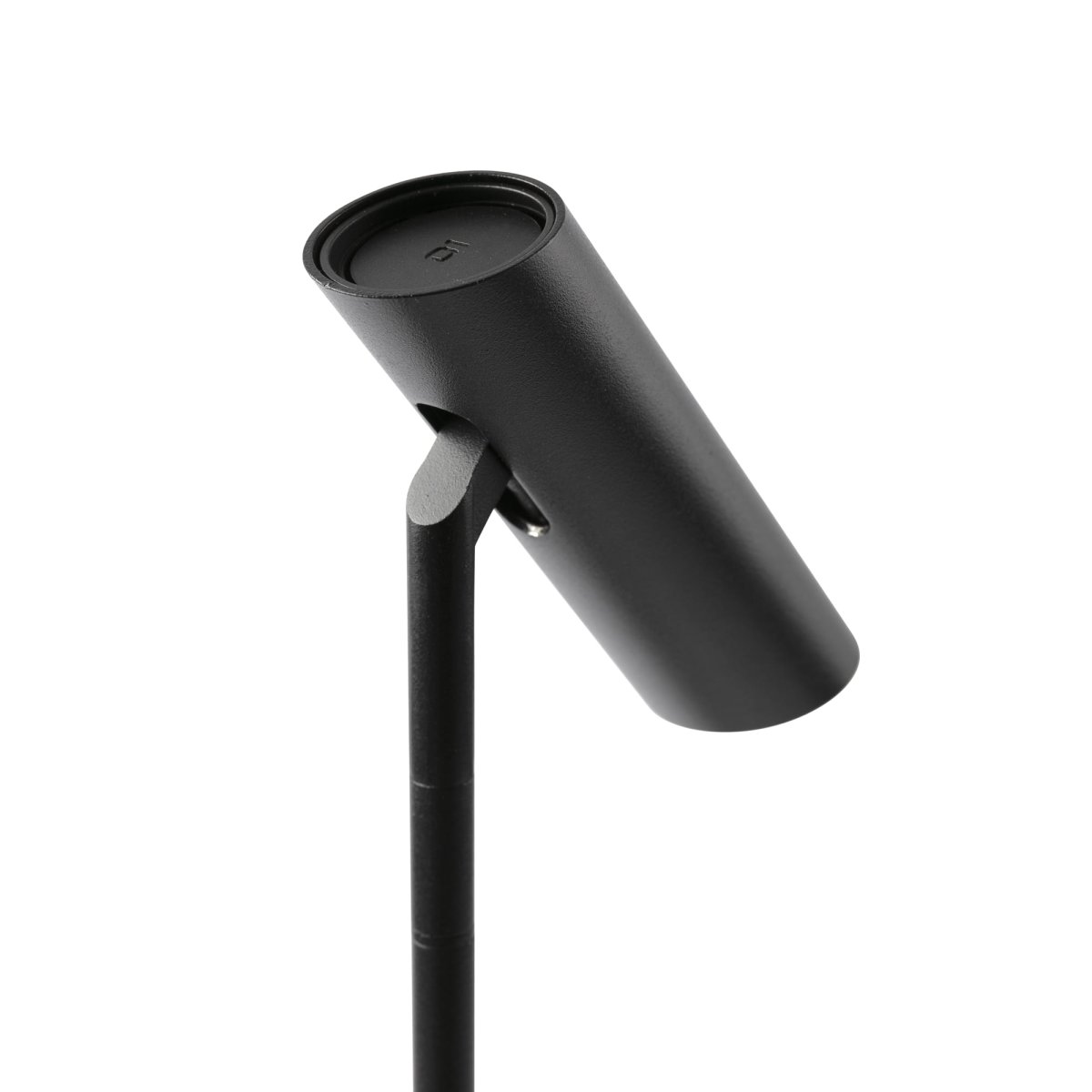 Leo 48cm Noir lampe de bureau De Faro Barcelona - Leo est une lampe de table noire &agrave; LED int&eacute;gr&eacute;e alliant polyvalence et design moderne.