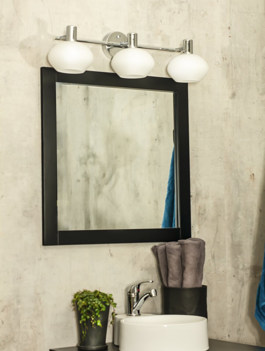 Elba 63cm Chrome lampe de salle de bain De Aneta Lighting - L'applique murale Elba est un luminaire de salle de bain moderne qui s'int&egrave;gre parfaitement au-dessus du miroir de la salle de bain.