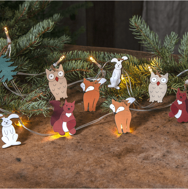 Guirlande Lumineuse Forest Friends 1,8m Multicolore De Star Trading - Les figurines sont li&eacute;es entre elles avec une corde de chanvre.