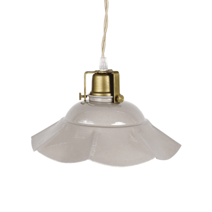 Frida Ø25 Beige lampe de fenêtre De Strömshaga - La lampe n'a pas de connexion au mur ou au plafond, vous pouvez donc décider à quoi vous souhaitez la connecter.