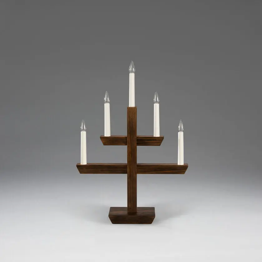 Wooden Candelabra 5 Lights Tache brune De Konstsmide - La combinaison de la sensation classique du bois et de la forme moderne en fait un ajout &eacute;l&eacute;gant &agrave; n'importe quelle maison.