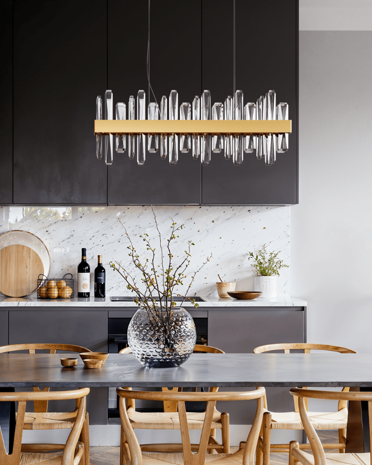 Triumph 80cm Laiton suspension De By Rydéns - V&eacute;ritable accroche-regard, il apporte une touche luxueuse &agrave; n'importe quelle pi&egrave;ce, id&eacute;al pour ceux qui souhaitent apporter une touche unique et raffin&eacute;e &agrave; leur int&eacute;rieur.