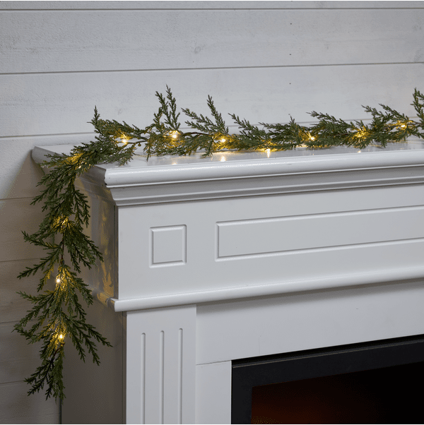Thuja 180cm Vert De Star Trading - La guirlande de Thuya mesure 180 cm de long et poss&egrave;de des branches qui ressemblent &agrave; des aiguilles de Thuya.