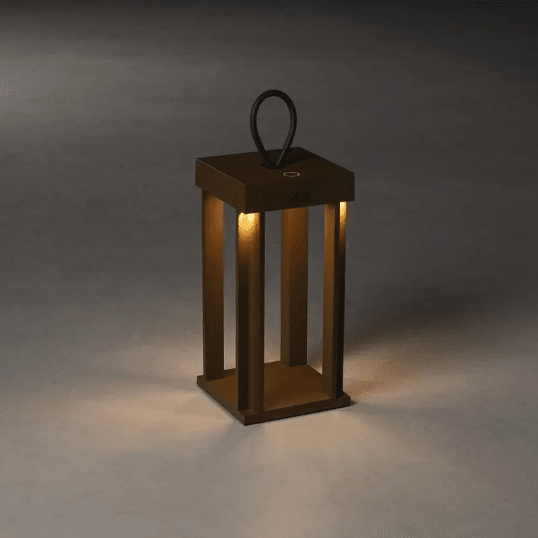 Cannes 42cm Rouiller portable De Konstsmide - La lampe est équipée d'un variateur tactile pour que vous puissiez régler la luminosité et la température de couleur.