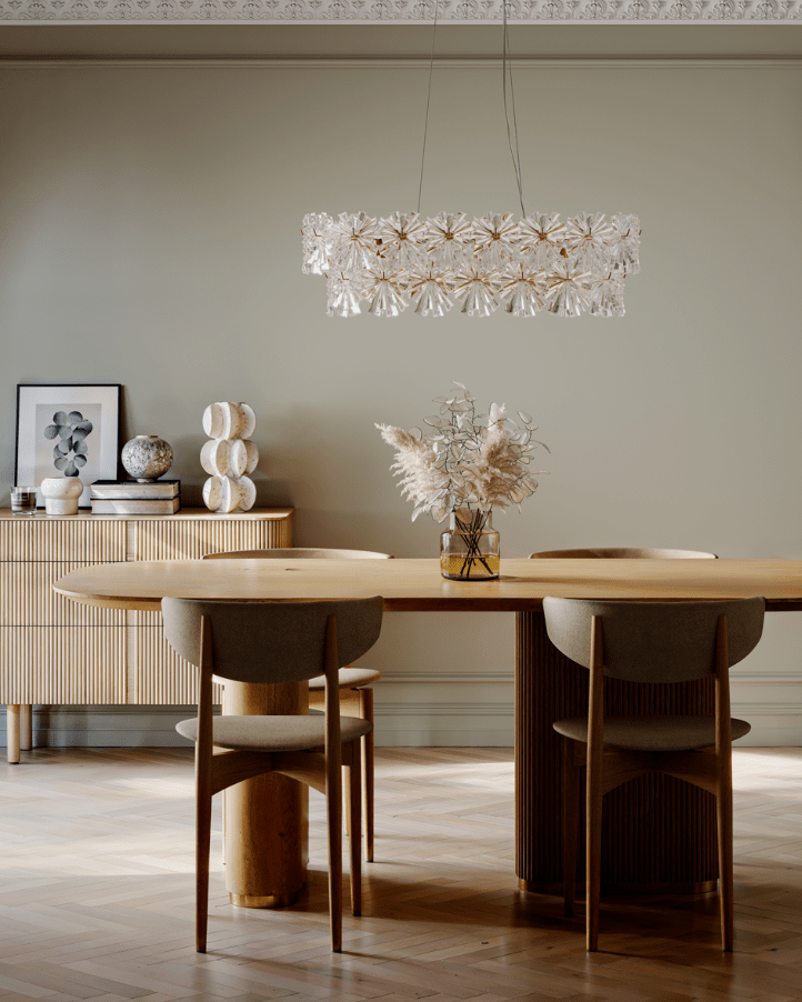 Lorraine 75cm Laiton suspension De By Rydéns - Son cadre en laiton poli conf&egrave;re &agrave; ce plafonnier une finition &eacute;l&eacute;gante et intemporelle qui s'adapte &agrave; de nombreux environnements et styles d'int&eacute;rieur.