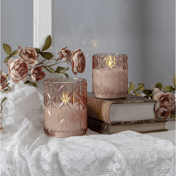 LED Bougie Flamme Romb Rose De Star Trading - Cette bougie &agrave; piles est une belle d&eacute;coration aussi bien seule qu'en groupe avec d'autres bougies de la s&eacute;rie Flamme.