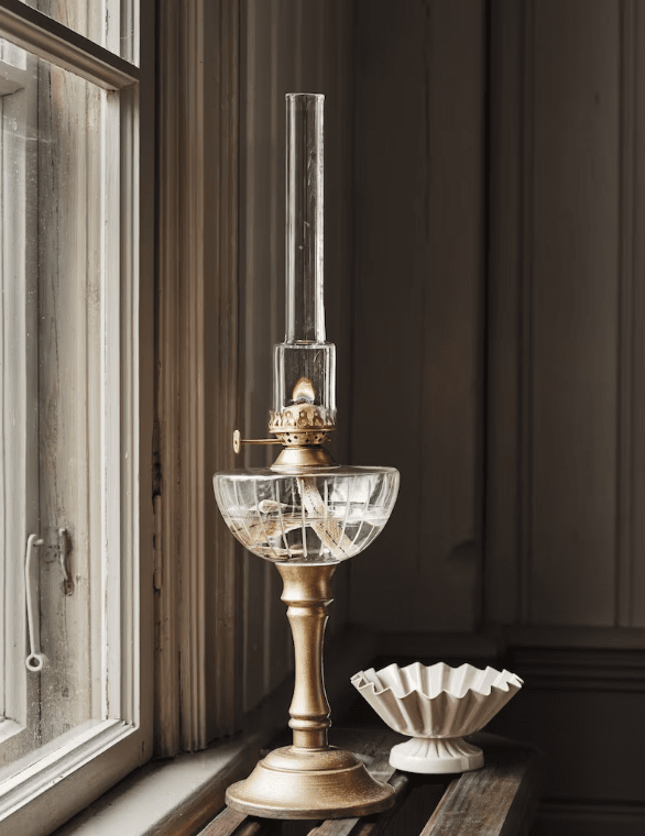 Kerosene table lamp Or/laiton De Strömshaga - Convient &agrave; la m&egrave;che num&eacute;ro de pi&egrave;ce 116210 et au tube de br&ucirc;leur num&eacute;ro de pi&egrave;ce 121810G.