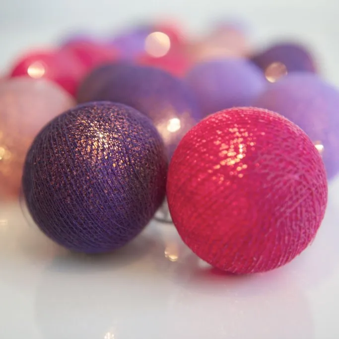 Irislights Vivid Violet 20-lights Violet De Irislights - Attention&nbsp;: ce produit est fabriqu&eacute; &agrave; la main, des variations de couleur, de forme et de taille peuvent donc survenir.