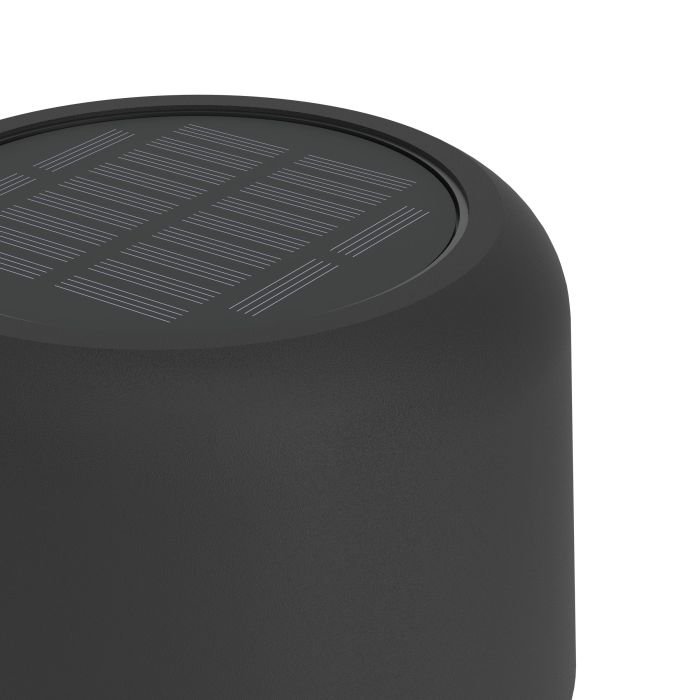 Roccanova 120cm Noir lampe solaire De Eglo - Avec un indice de protection IP44, il est résistant aux intempéries et parfait pour la terrasse ou le balcon.