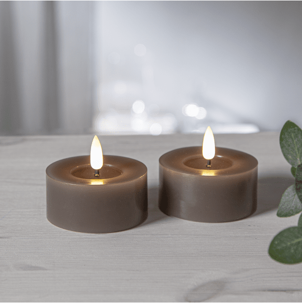 LED Bougie Chauffe-Plat Flamme Flow Brun De Star Trading - En mode minuterie, les lumi&egrave;res seront allum&eacute;es pendant 6 heures et &eacute;teintes pendant 18 heures (de mani&egrave;re r&eacute;p&eacute;t&eacute;e).
