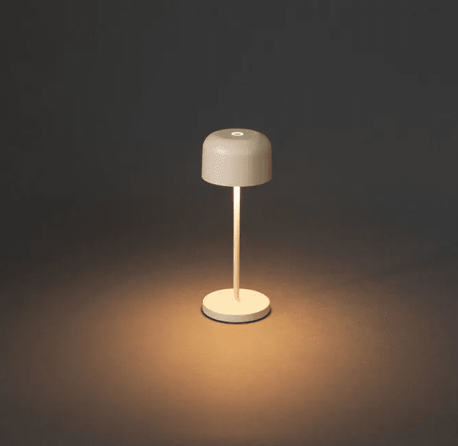 Lille 20cm Sable portable De Konstsmide - La lampe est &eacute;quip&eacute;e d'un variateur tactile pour que vous puissiez r&eacute;gler la luminosit&eacute; et la temp&eacute;rature de couleur du jaune chaud au blanc chaud.