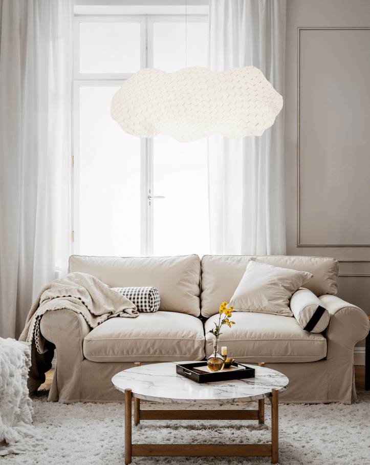 Nuevo 76cm Blanc suspension De By Rydéns - Elle s'int&egrave;gre &eacute;galement parfaitement &agrave; un ensemble, par exemple dans un bureau o&ugrave; vous souhaitez allier fonctionnalit&eacute; et design pour cr&eacute;er une atmosph&egrave;re plus cr&eacute;ative et dynamique.