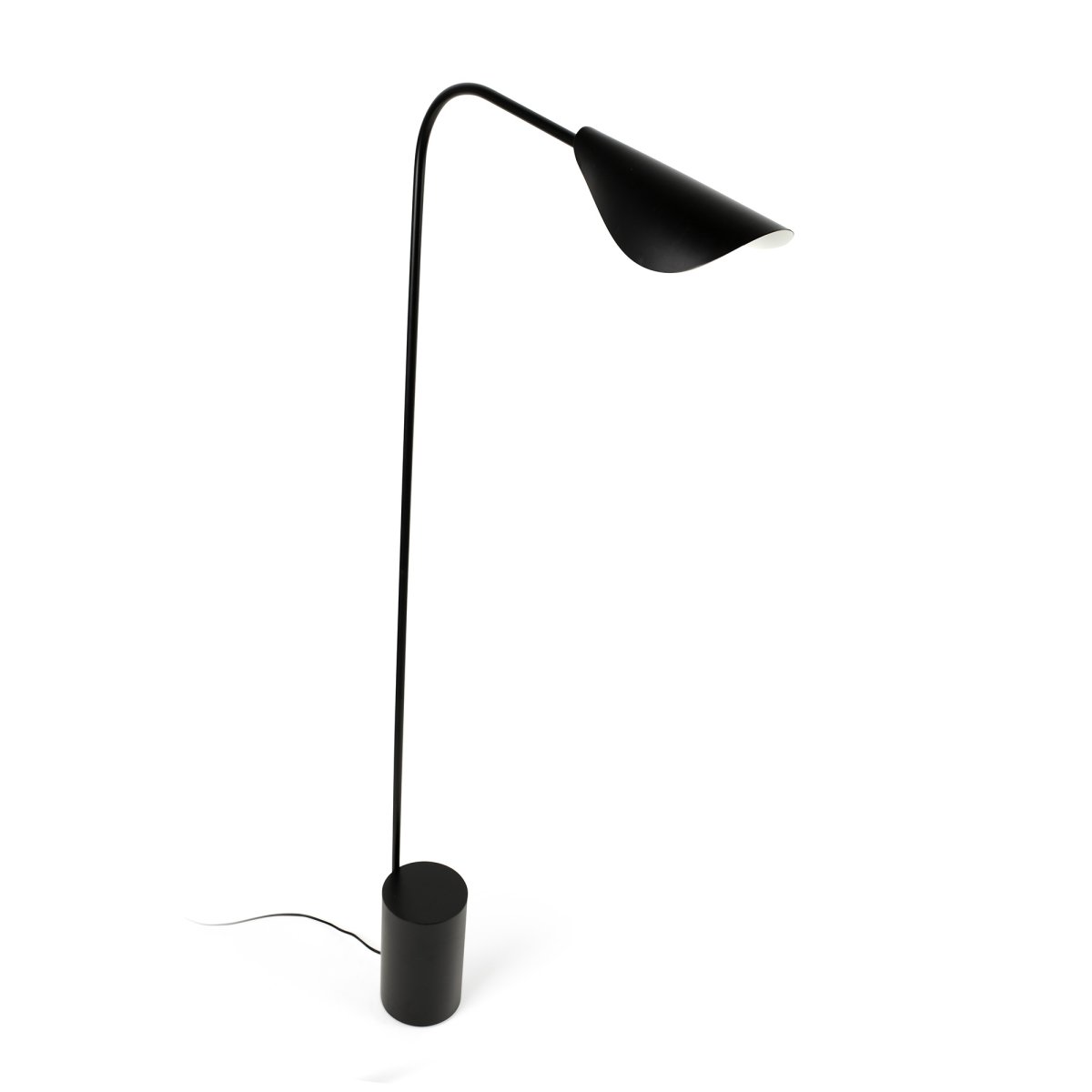 Liggera Noir lampadaire De Faro Barcelona - Gr&acirc;ce &agrave; sa l&eacute;g&egrave;ret&eacute; et son esth&eacute;tique &eacute;l&eacute;gante, Liggera s'int&egrave;gre &agrave; tous les environnements, de la maison moderne &agrave; l'espace de travail cr&eacute;atif, et lui conf&egrave;re une allure calme et &eacute;quilibr&eacute;e.
