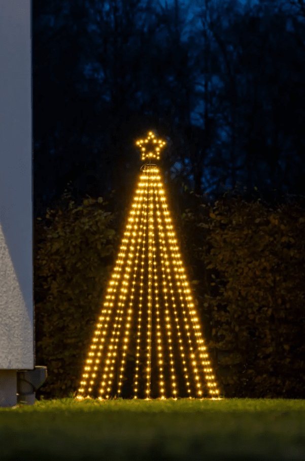 Sapin De Noël En Métal 1,8m Noir De Konstsmide - Ce sapin de No&euml;l en m&eacute;tal avec &eacute;toiles et &eacute;clairage LED int&eacute;gr&eacute; est une interpr&eacute;tation &eacute;l&eacute;gante et moderne du sapin de No&euml;l classique.