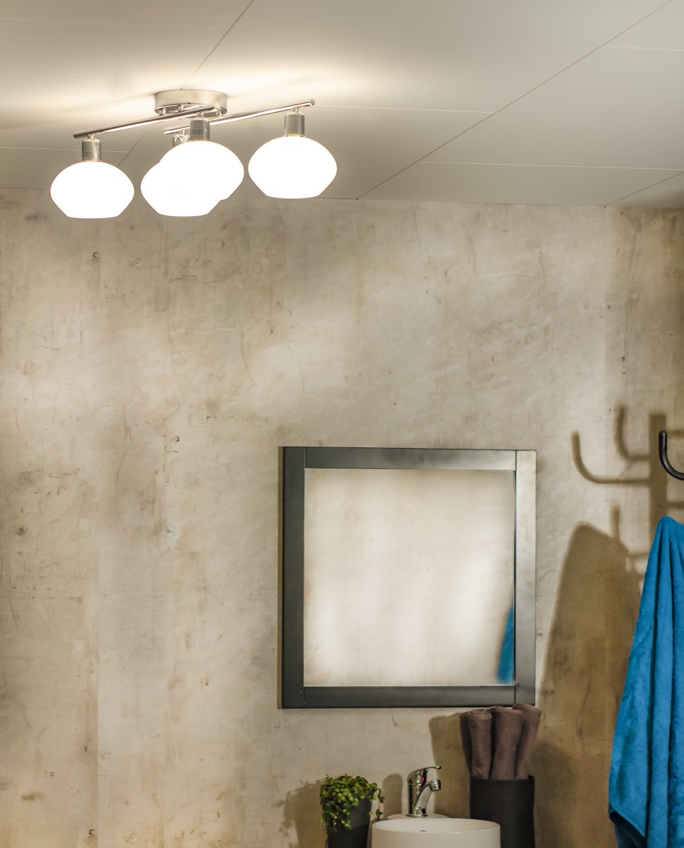 Elba 60cm Chrome lampe de salle de bain De Aneta Lighting - Le plafonnier Elba est le luminaire de salle de bain parfait pour tous ceux qui souhaitent donner &agrave; leur salle de bain une touche moderne.