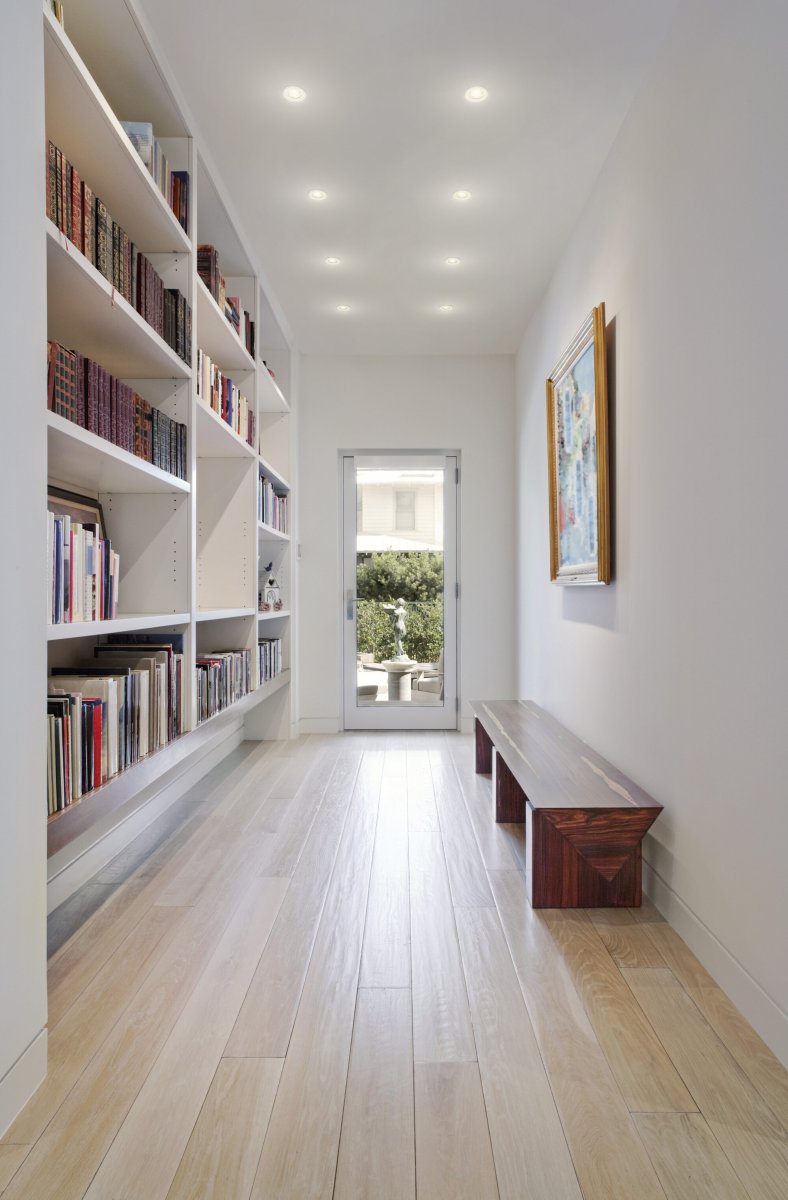 Spot Essential 3x2.6W GU10 Acier brossé De Ledvance - Avec un indice de protection IP20, ils sont destin&eacute;s &agrave; une utilisation en int&eacute;rieur et offrent une solution &eacute;l&eacute;gante pour l'&eacute;clairage g&eacute;n&eacute;ral ou l'&eacute;clairage d'accentuation.