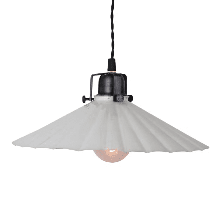 Anita Ø30 Blanc lampe de fenêtre De Strömshaga - La lampe n'a pas de connexion au mur ou au plafond, vous pouvez donc d&eacute;cider &agrave; quoi vous souhaitez la connecter.